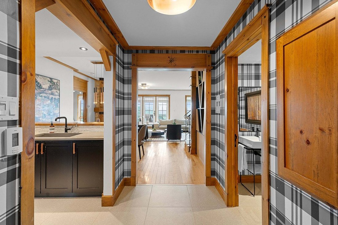 Condo in Mont-Tremblant, Quebec, Canada 2 - 18701737