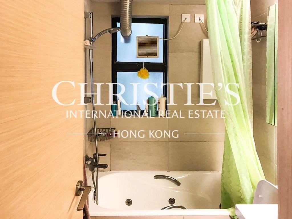Apartment in Hong Kong, Hong Kong 5 - 18702319