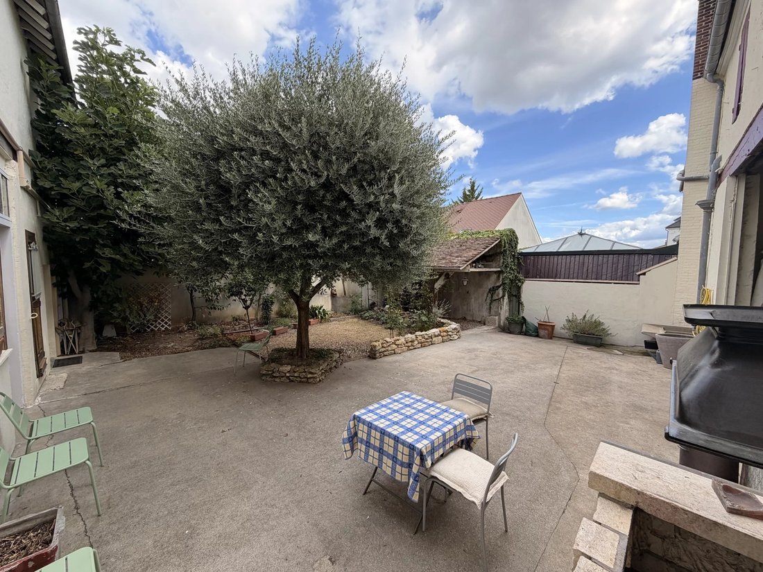 House in Nord, Chambourcy, France 2 - 16780621