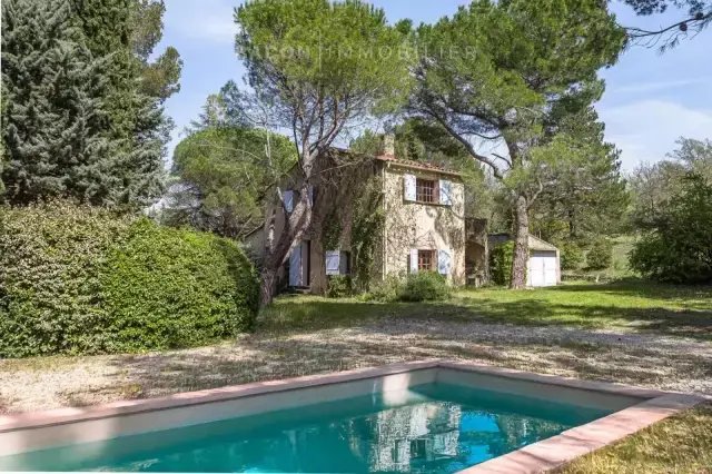 Estate in Bonnieux, Provence-Alpes-Côte d'Azur, France 2 - 16832922