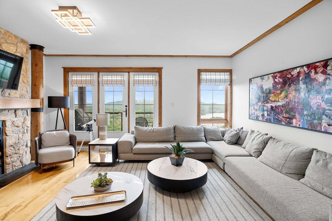 Condominio a Mont-Tremblant, Québec, Canada 1 - 18701737