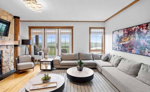 Condo in Mont-Tremblant, Quebec, Canada 1