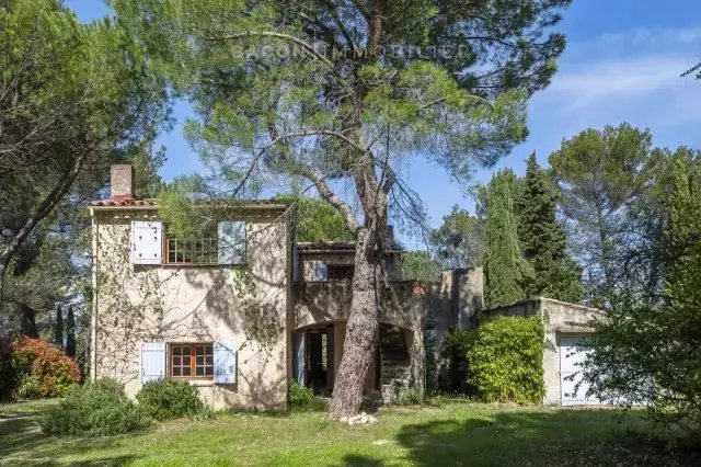 Estate in Bonnieux, Provence-Alpes-Côte d'Azur, France 1 - 16832922