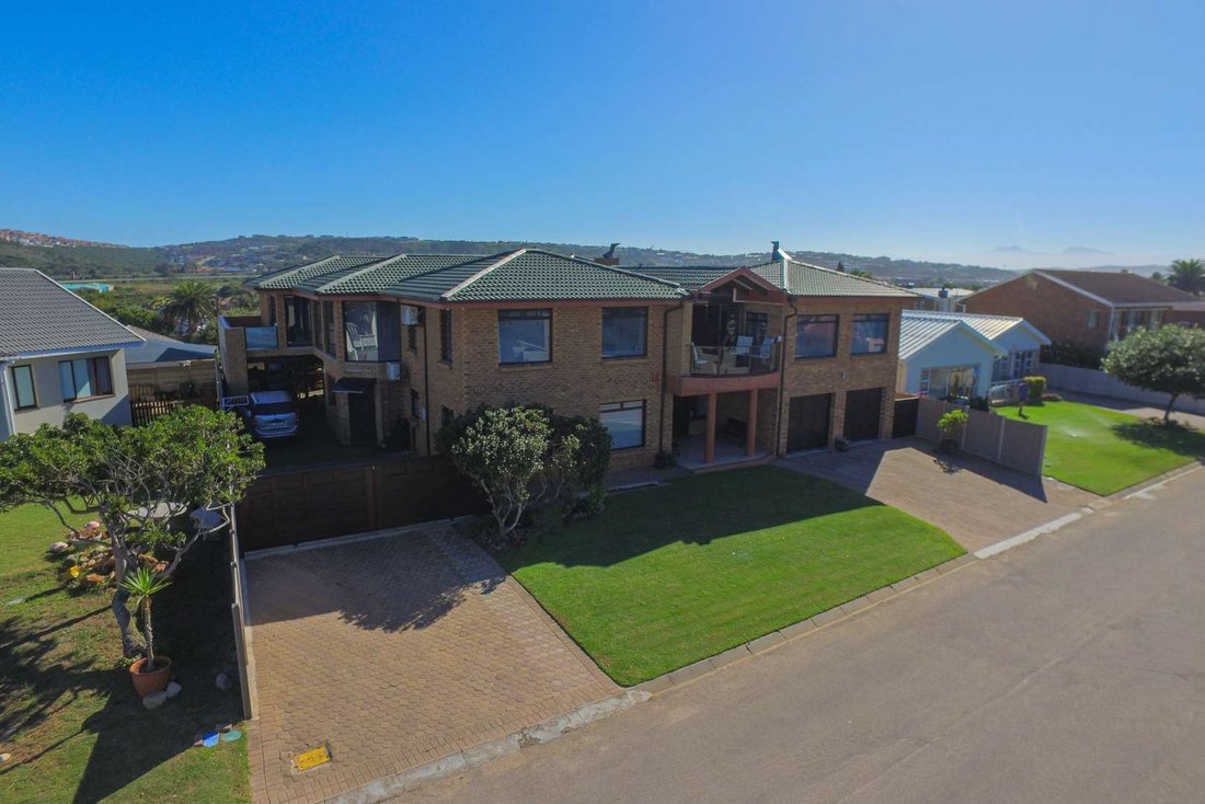 House in Die Voor Bay, Western Cape, South Africa 1 - 18702288