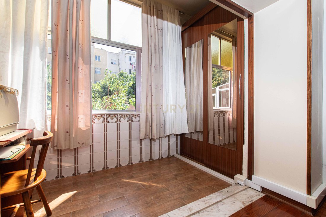 Apartment in Arroios, Lisbon, Portugal 3 - 18701695