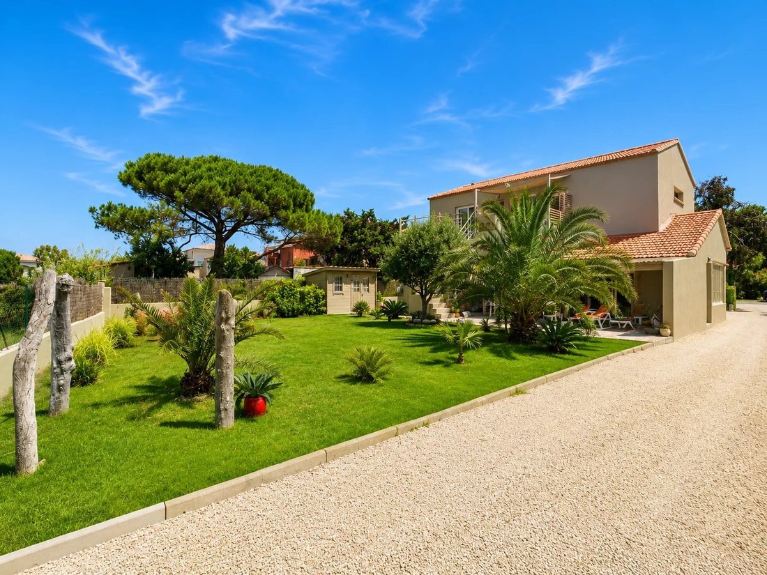 Villa en Hyères, Provenza-Alpes-Costa Azul, Francia 1 - 18701875