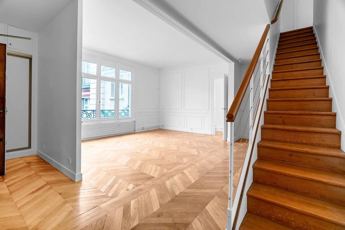 Appartement à Saint Philippe du Roule, Paris 8e Arrondissement, Paris 4 - 17235237