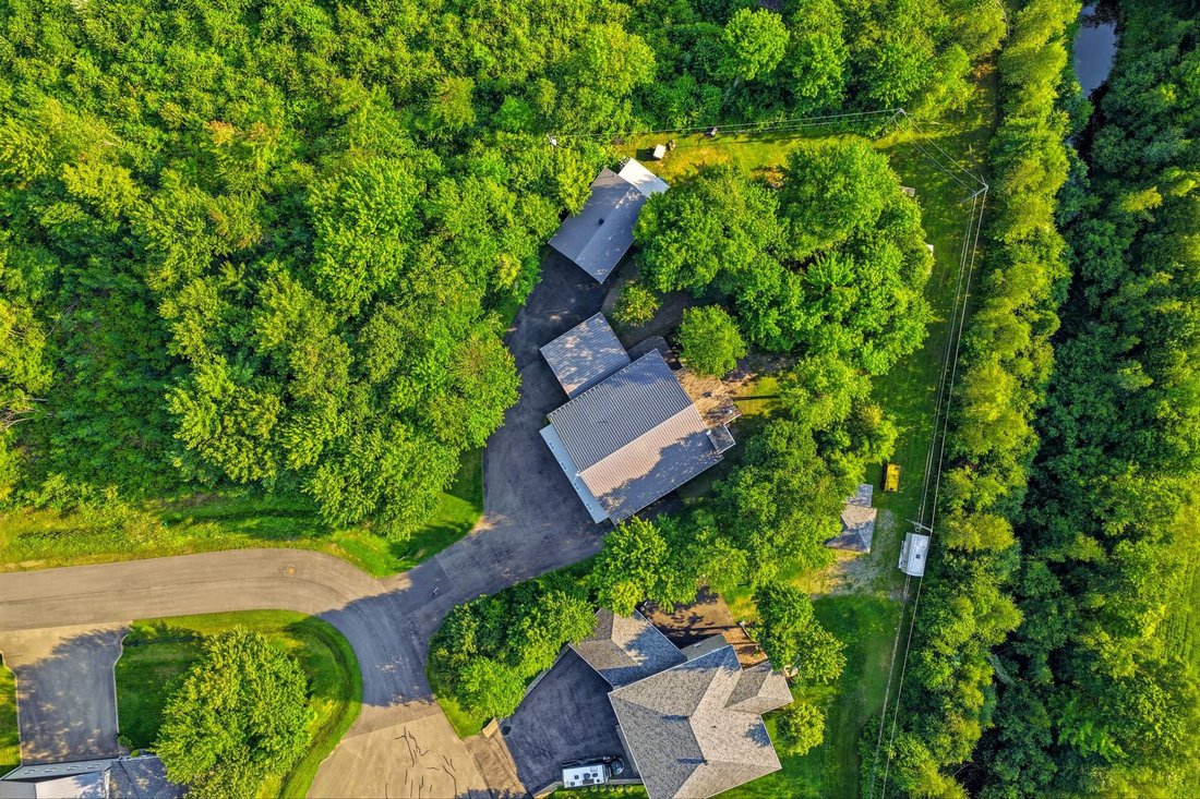 House in Lachute, Quebec, Canada 4 - 18701758