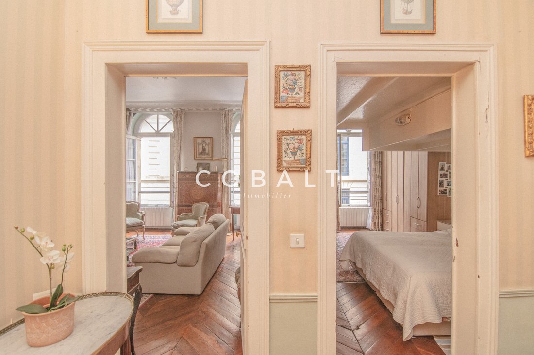 Apartment in Invalides, Paris 7e Arrondissement, Paris 2 - 18701713
