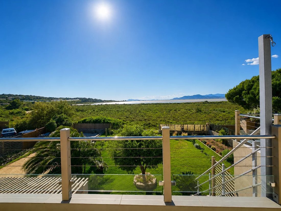 Villa in Hyeres, Provence-Alpes-Côte d'Azur, France 4 - 18701875