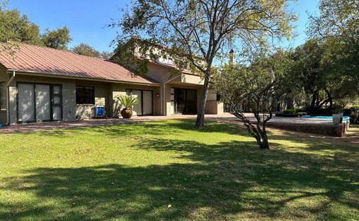 Country House in Ifafi, North West, South Africa 1