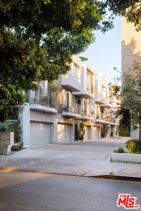 House in Los Angeles, California, United States 1 - 18702005