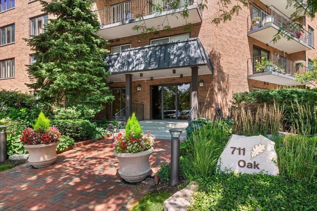 Condo in Winnetka, Illinois, United States 1 - 18701925
