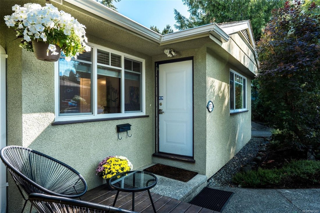 House in Saanich, British Columbia, Canada 3 - 18701726