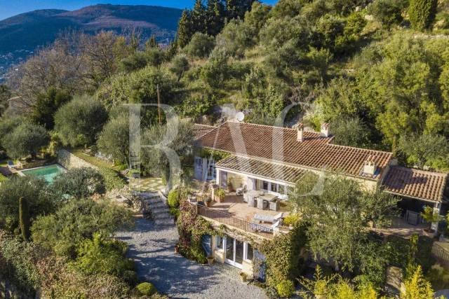 Villa in Grasse, Provence-Alpes-Côte d'Azur, France 4 - 15622417