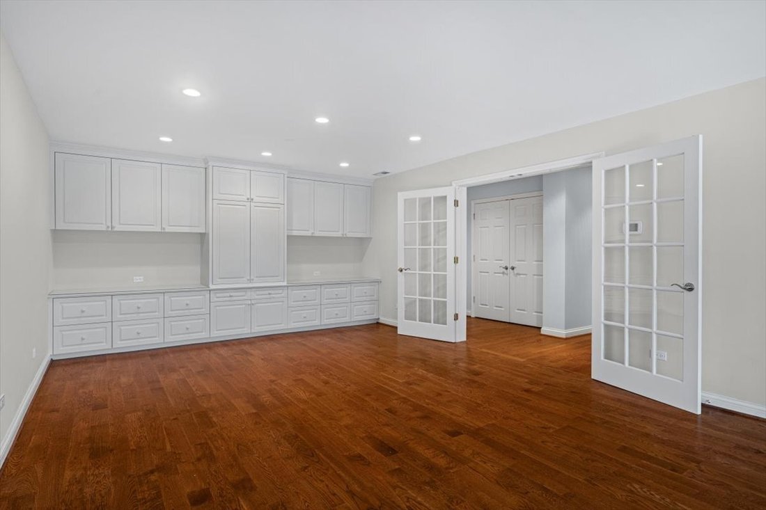 Condo in Winnetka, Illinois, United States 5 - 18701925