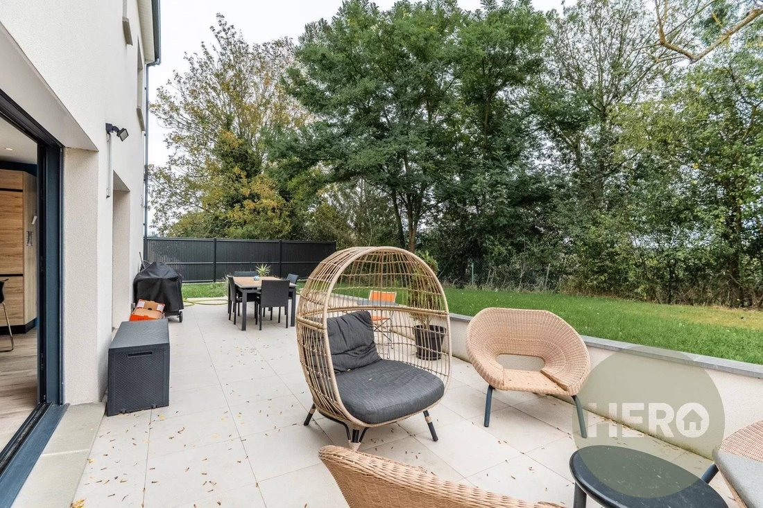 House in Sud, Plaisir, France 1 - 16255619