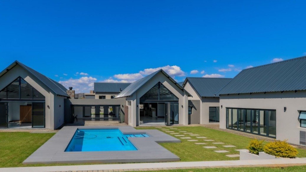 House in Ifafi, North West, South Africa 2 - 18702304