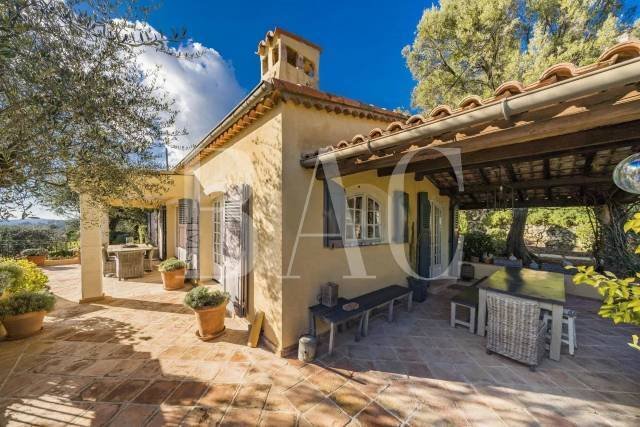 Villa in Grasse, Provence-Alpes-Côte d'Azur, France 1 - 15622417