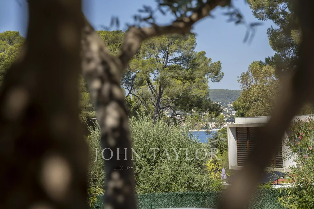 Villa in Beaucours-La Gorguette-La Morvenede, Sanary-sur-Mer, France 5 - 18701739