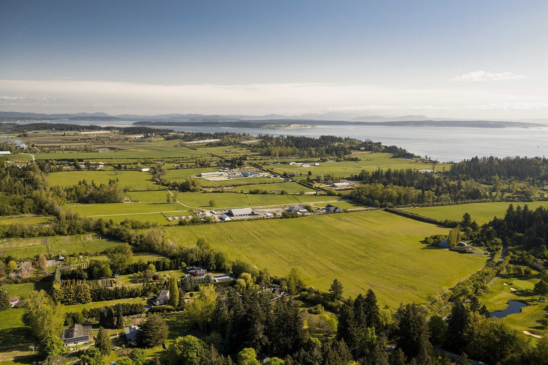 Farm Ranch in Victoria, British Columbia, Canada 4 - 11094366