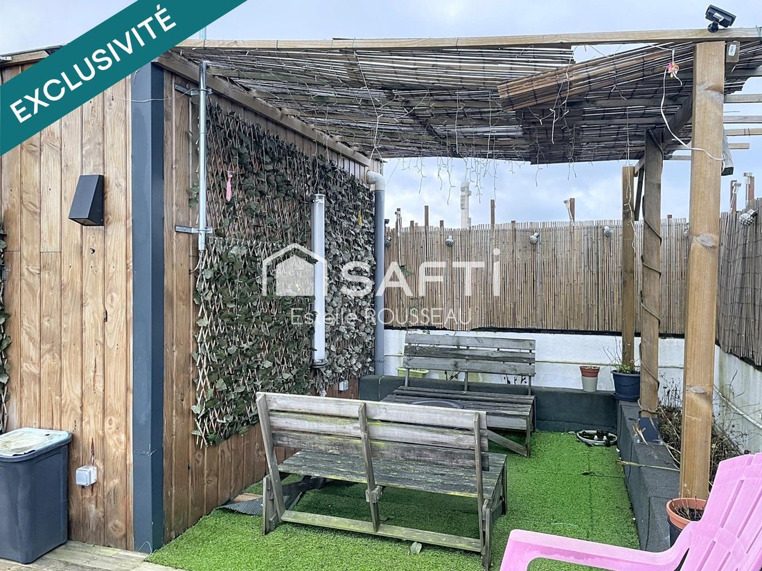 Apartment in Arrondissement of Bobigny, Ile-de-France, France 4 - 18702474
