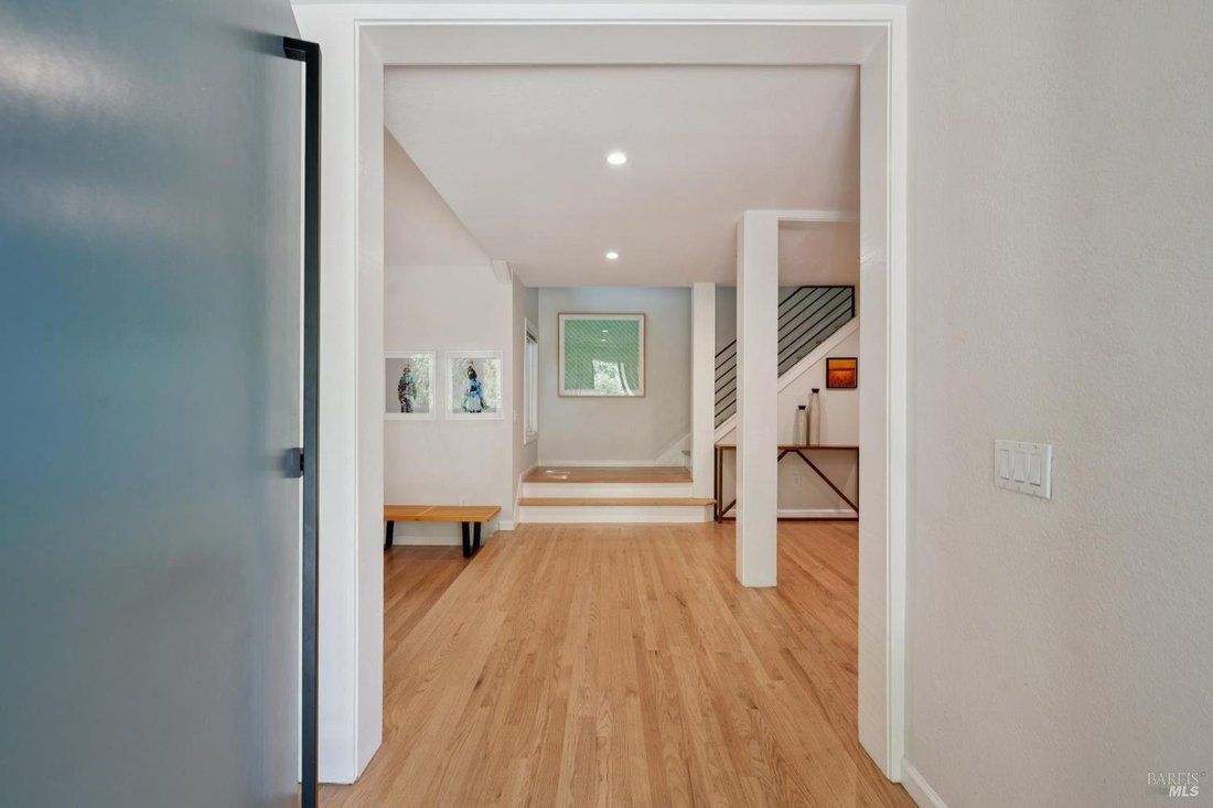 House in Novato, California, United States 3 - 18701984