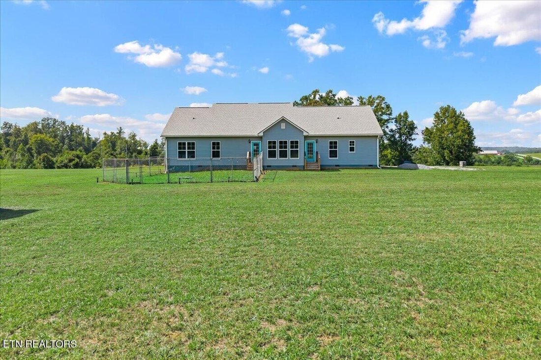 House in Athens, Tennessee, United States 3 - 18702094
