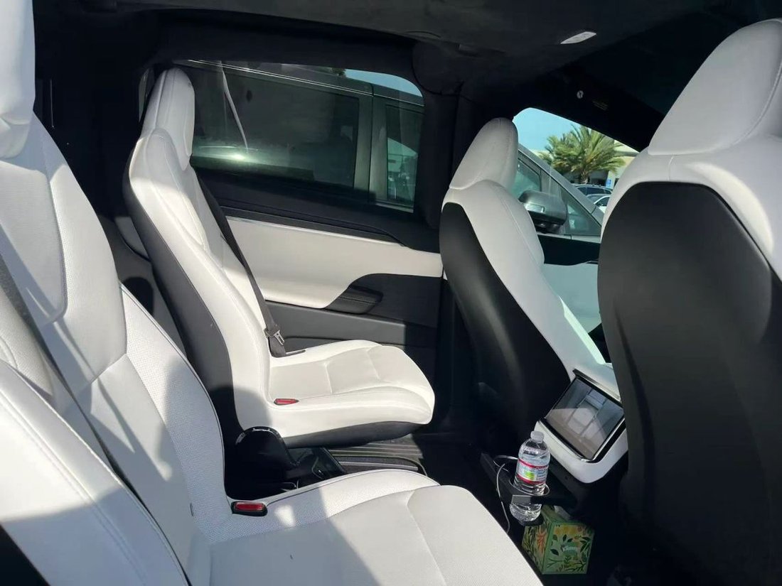 Suv in Costa Mesa, CA, United States 4 - 18702054