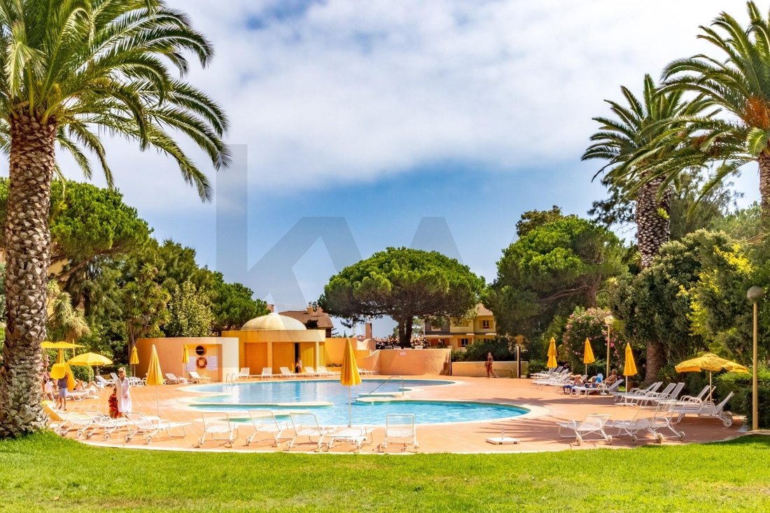 Appartamento a Cascais e Estoril, Lisbona, Portogallo 1 - 18117158