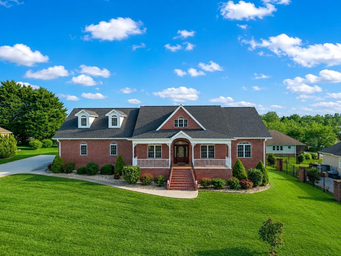 House in Athens, Tennessee, United States 1 - 18702197