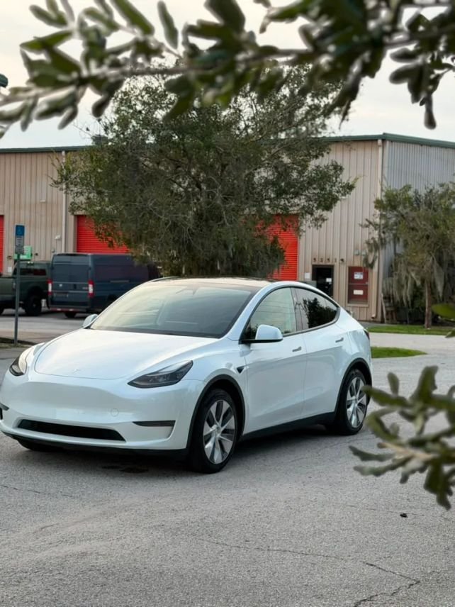 Suv in Kissimmee, FL, United States 3 - 18702067