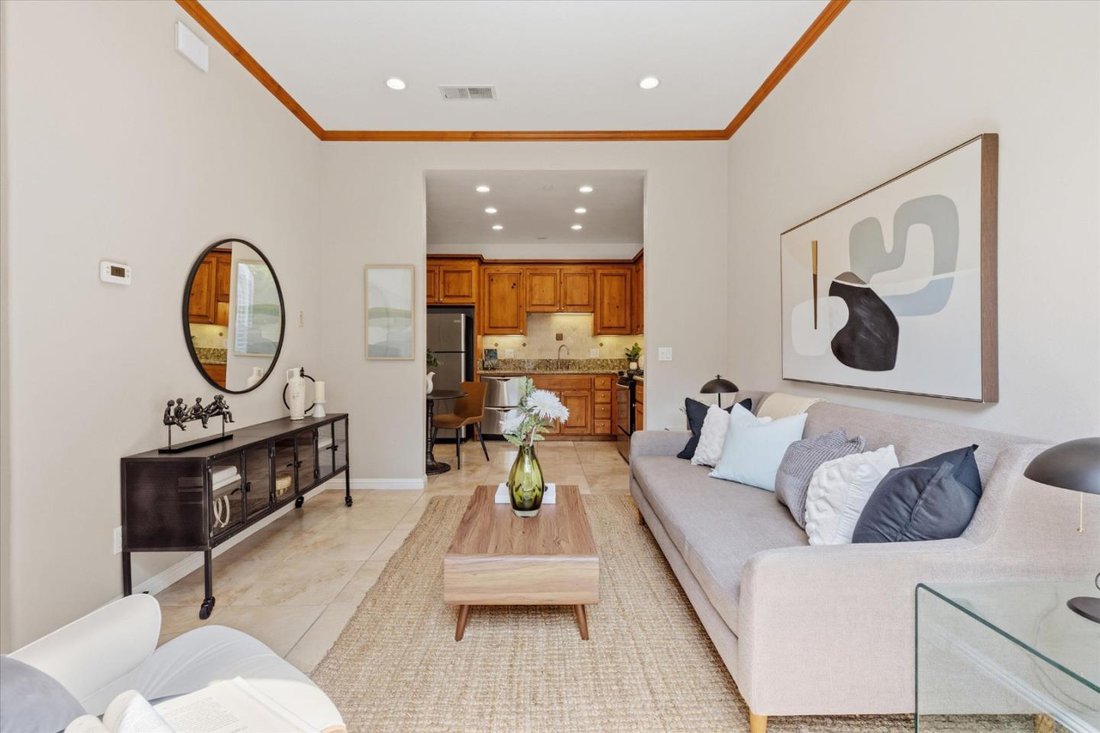 Condo in Los Altos Hills, California, United States 5 - 18701970