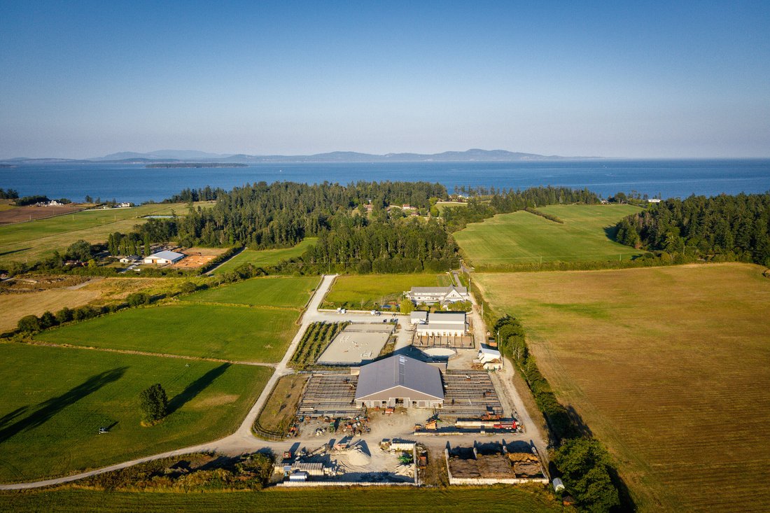 Farm Ranch in Victoria, British Columbia, Canada 1 - 11094366