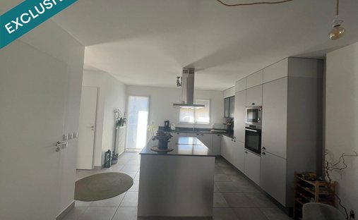 House in Cessy, Auvergne-Rhône-Alpes, France 1