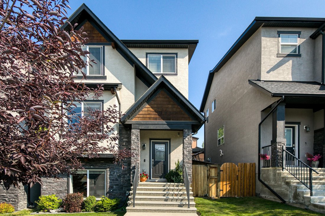 House in Calgary, Alberta, Canada 1 - 18702309