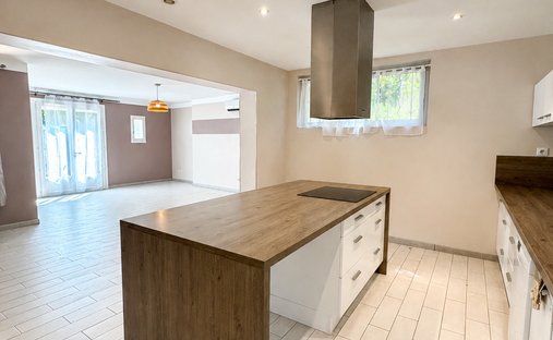 House in Nord et Ouest, Eyguières, France 1