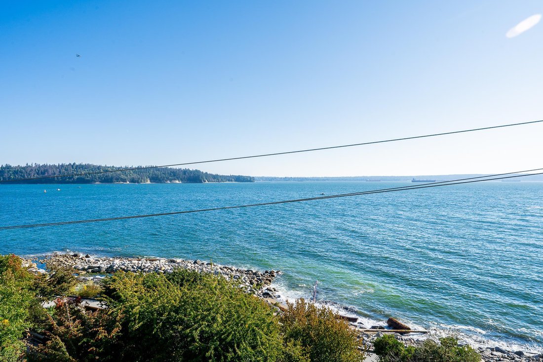Condo in West Vancouver, British Columbia, Canada 2 - 18701733