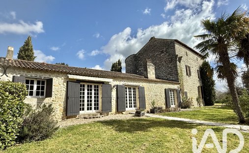 House in Arrondissement of Libourne, Nouvelle-Aquitaine, France 1