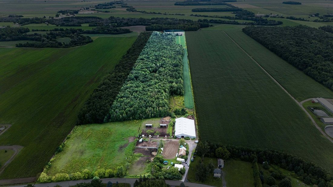 Farm Ranch in Saint-Liguori, Quebec, Canada 1 - 18701701