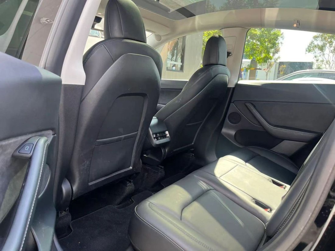 Suv in Costa Mesa, CA, United States 4 - 18702051