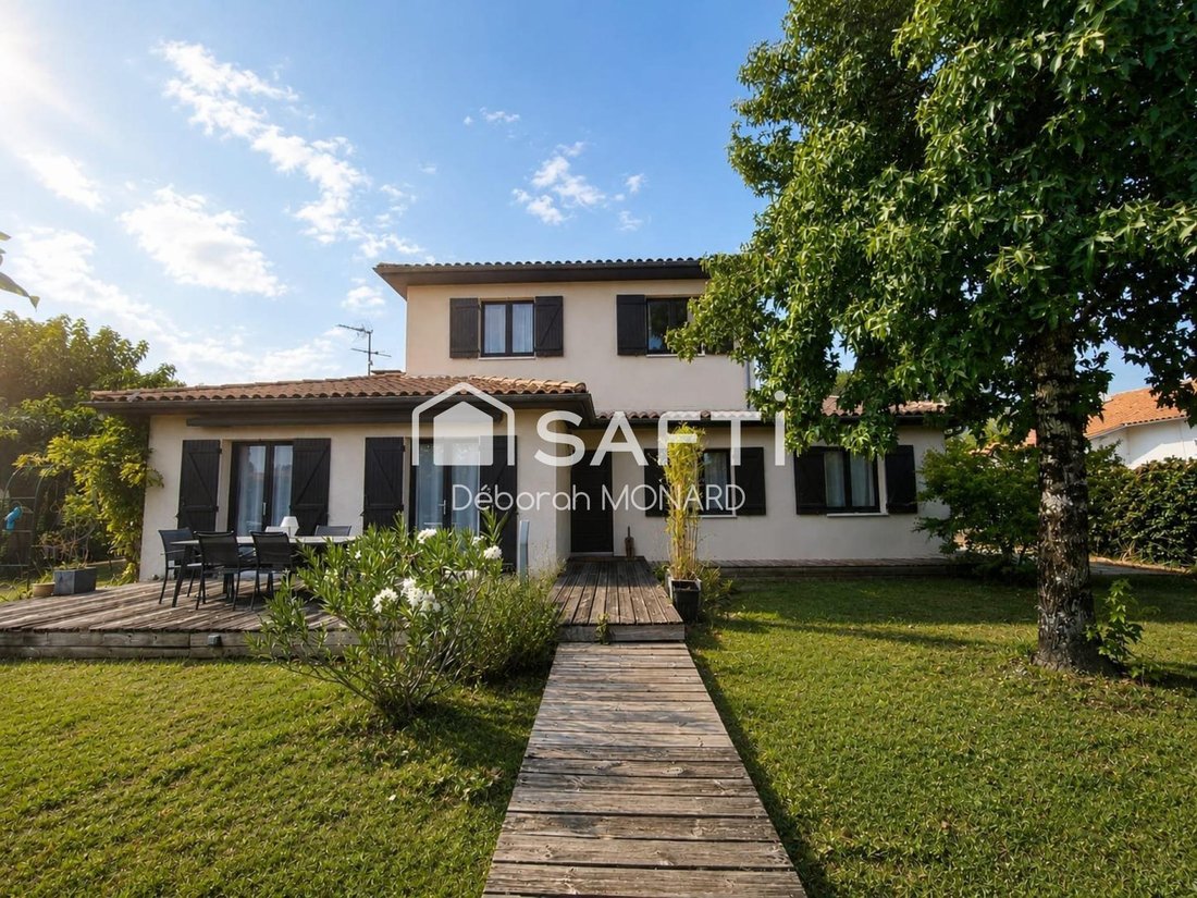Casa en Saint-Médard-en-Jalles, Nueva Aquitania, Francia 1 - 18482495