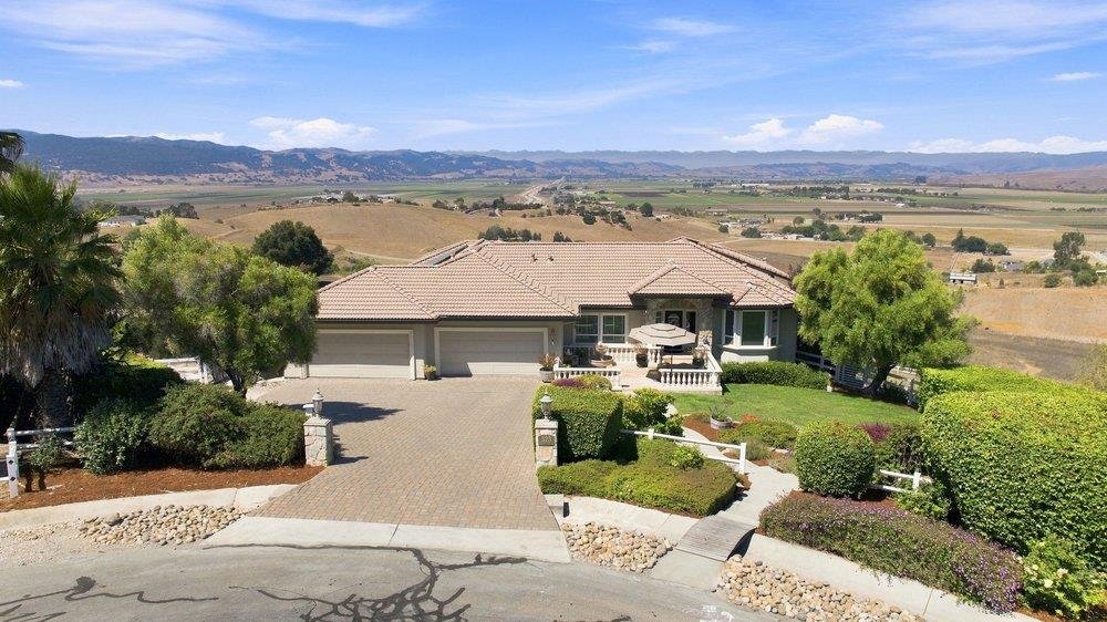 House in Hollister, California, United States 1 - 18701965