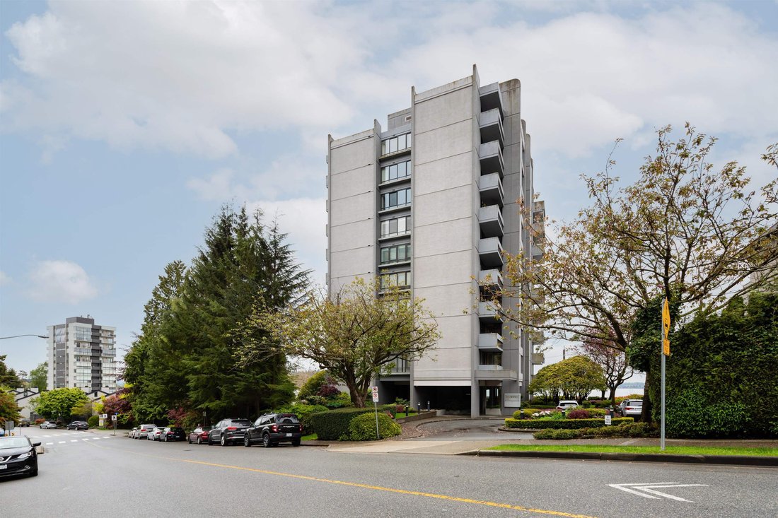 Condo in West Vancouver, British Columbia, Canada 1 - 18701733