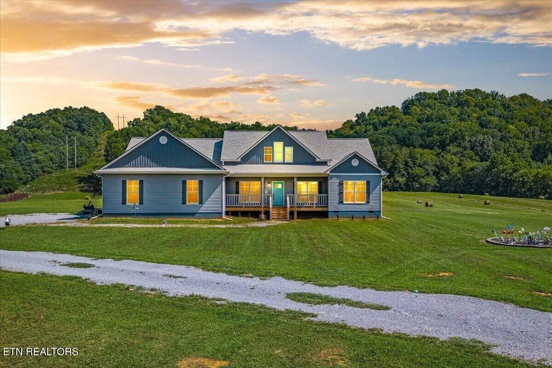 House in Athens, Tennessee, United States 1 - 18702094
