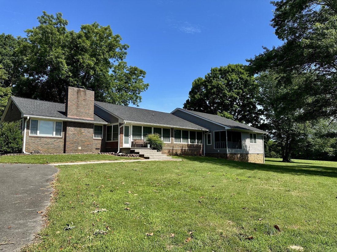 House in Englewood, Tennessee, United States 2 - 18702174