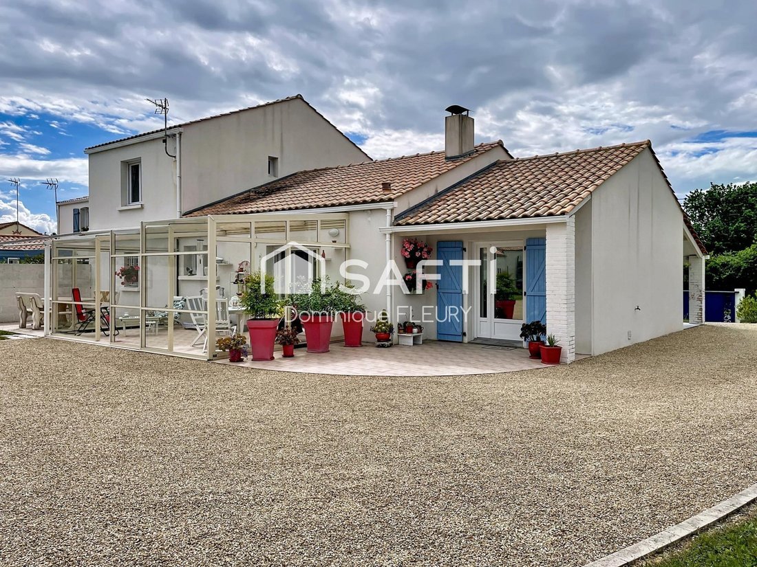 House in Les Moutiers-en-Retz, Pays de la Loire, France 2 - 18702478
