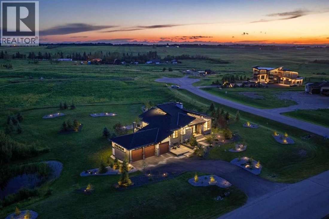 House in Rocky View County, Alberta, Canada 3 - 18701634