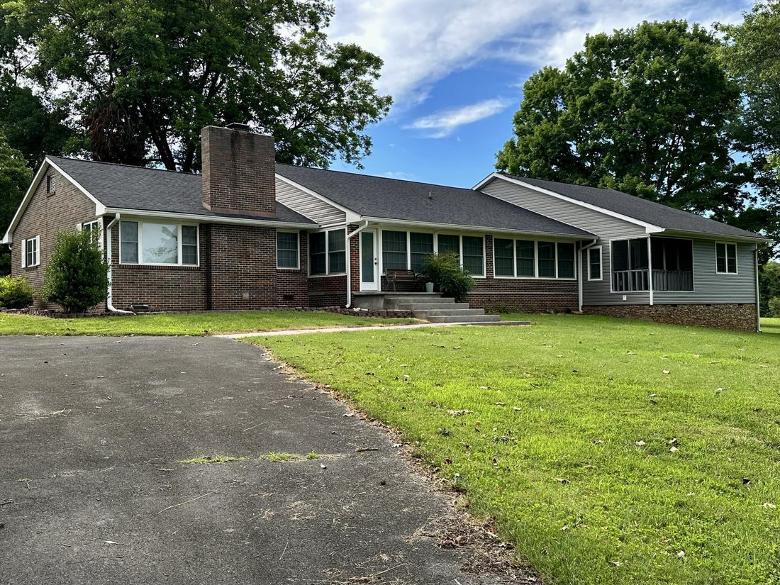 House in Englewood, Tennessee, United States 1 - 18702174