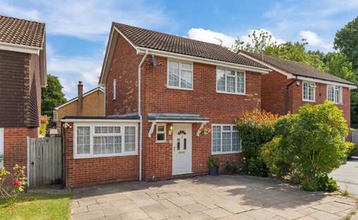 House in Fivensgreen, Horsham, England 1